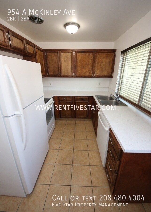 Foto del edificio - 954 A McKinley Ave