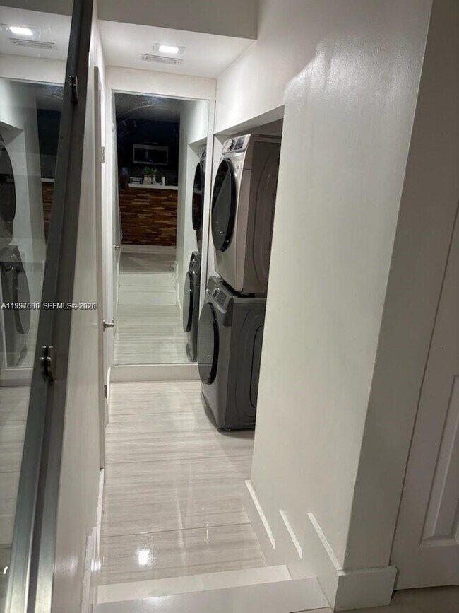 Foto del edificio - 8243 NW 8th Ct