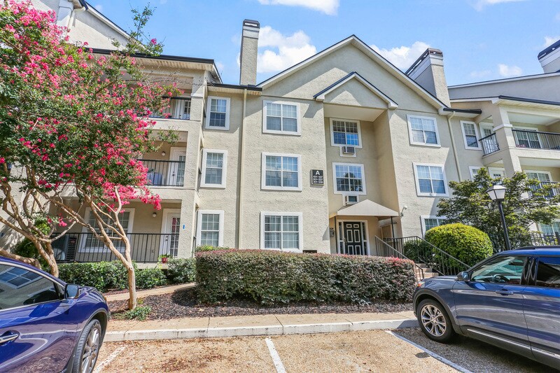 Foto principal - 3655 Habersham Rd NE