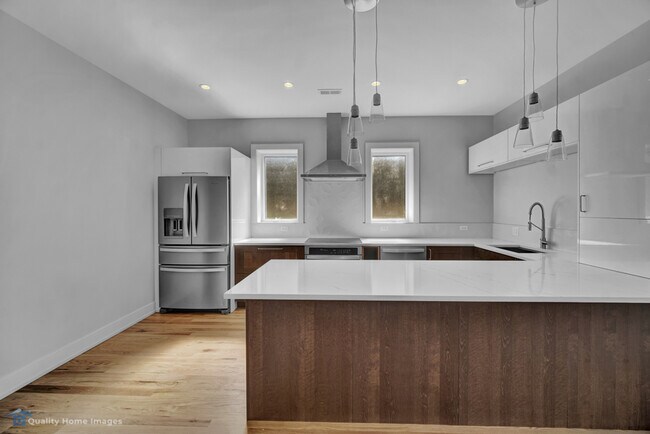 Foto del edificio - 2851 N Clybourn Ave