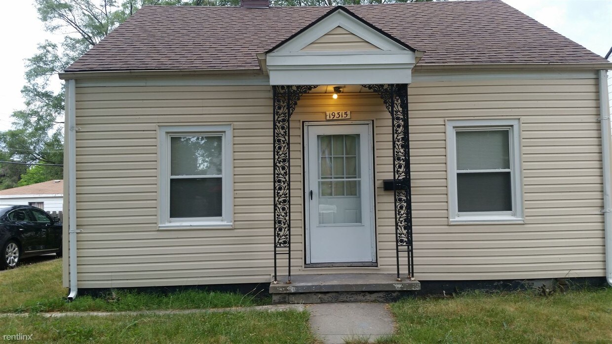 Primary Photo - 3 br, 1 bath House - 19315 Mackay