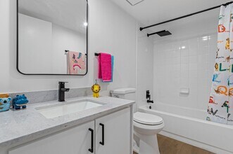 Interior Photo - Circle Sunrise