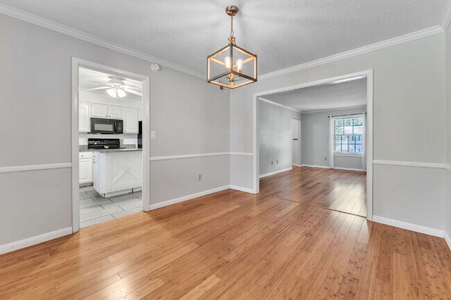 Photo - Beautiful 3 Bedroom 2.5 Bathroom Condo in Prime Taylors Location $1,625/mo rent