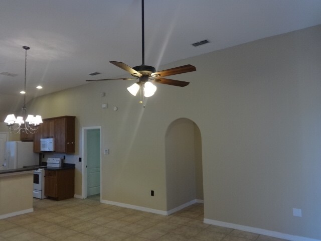 Foto del edificio - 2395 Key Ave