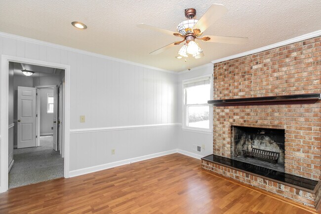 Foto del edificio - 107 Sedgewood Ln