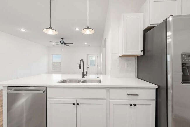 Foto del edificio - 2133 E Elk Rdg Ave