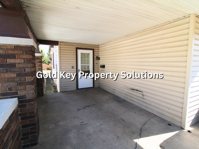 Building Photo - Updated 3 BR 1 BA House with New Flooring and Paint (SECTION 8 APPROVED)