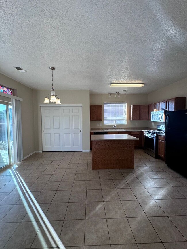 Foto del edificio - MOVE IN SPECIAL!! 1/2 off 2nd months rent!...