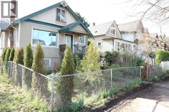 Building Photo - 796 E 12th Ave