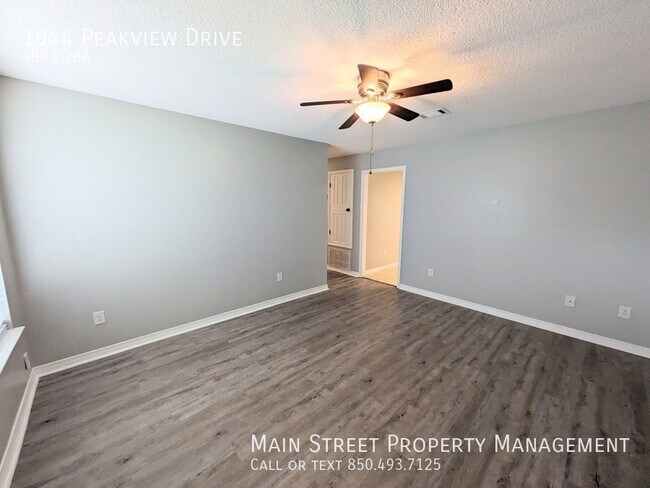 Foto del edificio - 1044 Peakview Drive