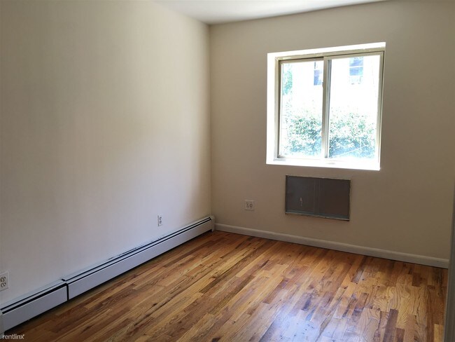 Building Photo - 242 54th St