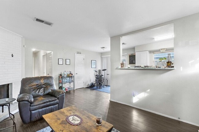 Building Photo - 2003 Conestoga Trail