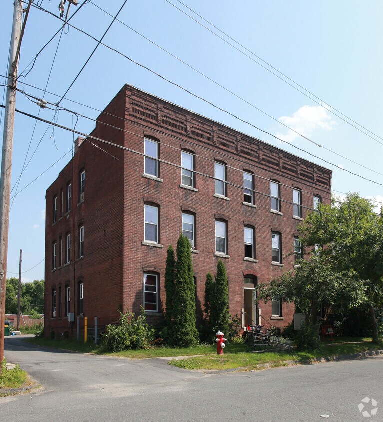 59 L St, Turners Falls, MA 01376 Apartments in Turners Falls, MA