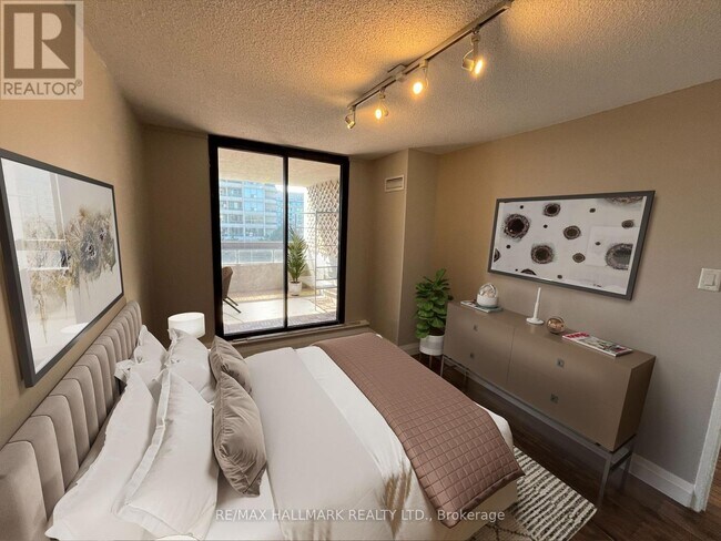 Photo du bâtiment - 100 Quebec Ave