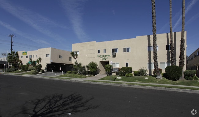 Building Photo - Blackhawk Villas
