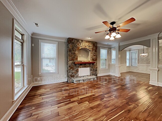 Foto del edificio - 4117 Cedar Point Ave