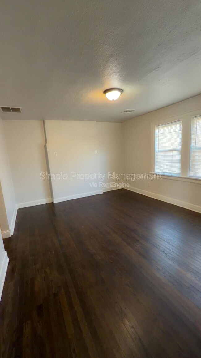 Foto del edificio - 944 East Dr