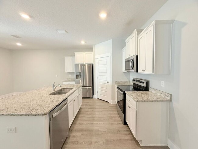 Building Photo - 5753 Danbury Blvd
