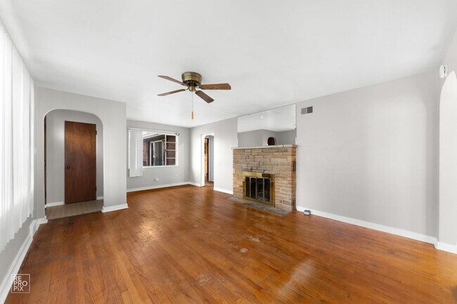 Foto del edificio - 3 Bedroom Ranch in Grayslake!