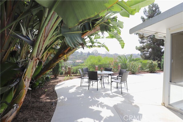 Building Photo - 640 Calle Vicente