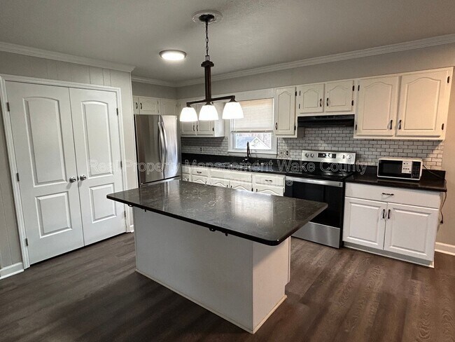 Foto del edificio - 606 Infinity Rd