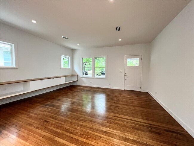 Building Photo - 1411 Branard St