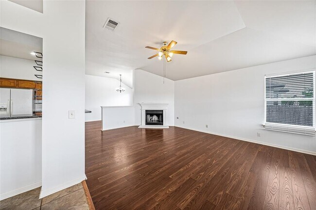 Building Photo - 217 Lakemont Dr
