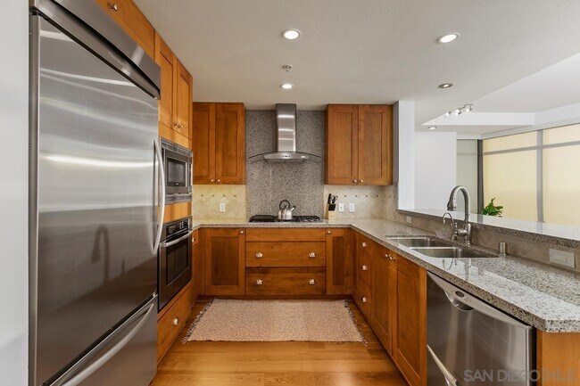 Building Photo - 700 W E St