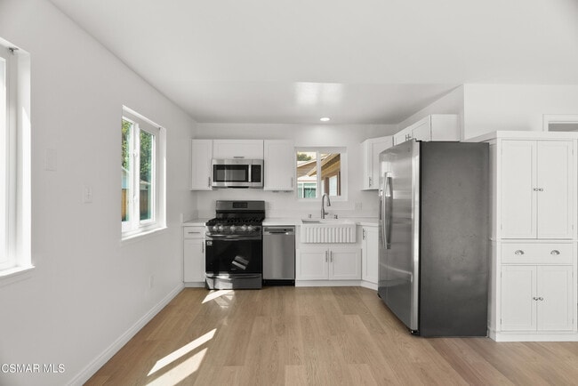 Building Photo - 111 Everett St