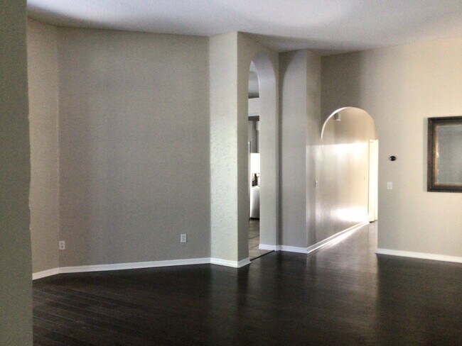 Foto del edificio - 2533 Ridgewind Way