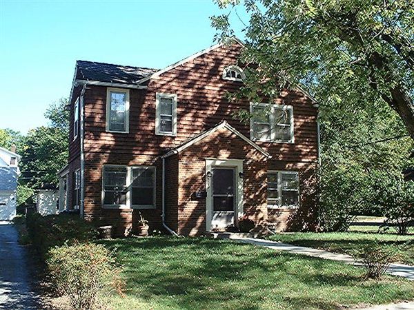 Primary Photo - 1419 Morton Ave