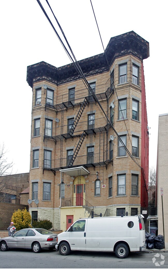 142 Woodworth Ave Yonkers, NY 10701 Rentals Yonkers, NY
