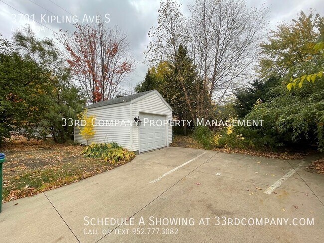 Building Photo - Charming Cottage Style 4 Bedroom 2 Bath Ho...