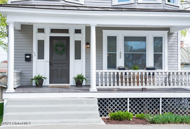 Building Photo - 126 Woodlawn Ave