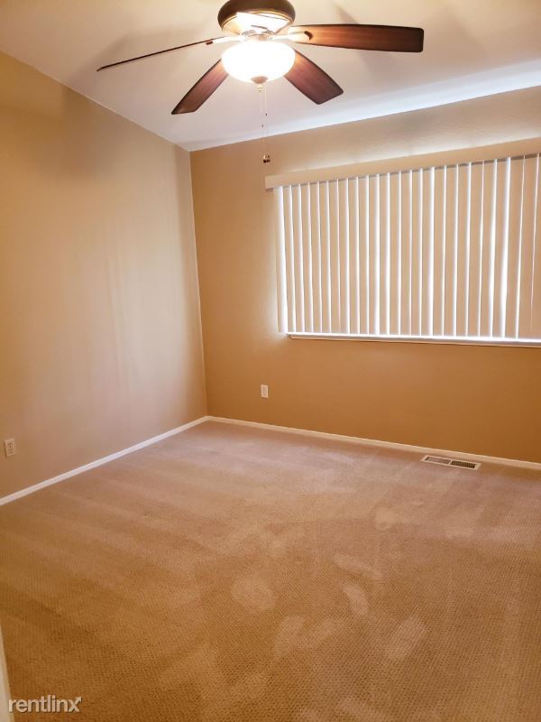 Foto del edificio - 2721 Oak Rd