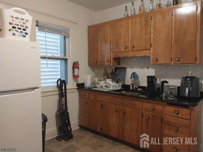 Foto del edificio - 97 Easton Ave