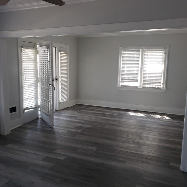 Building Photo - 5715 S Rimpau Blvd