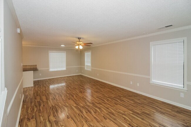 Building Photo - 803 Carianne Cove