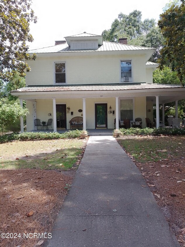 Primary Photo - 407 E Main St