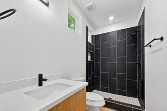 Building Photo - 3319 Nettleton St