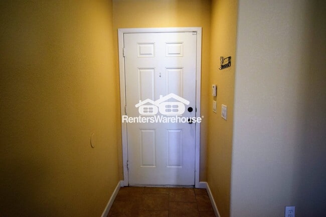 Foto del edificio - 5333 Iron Crossing Ave