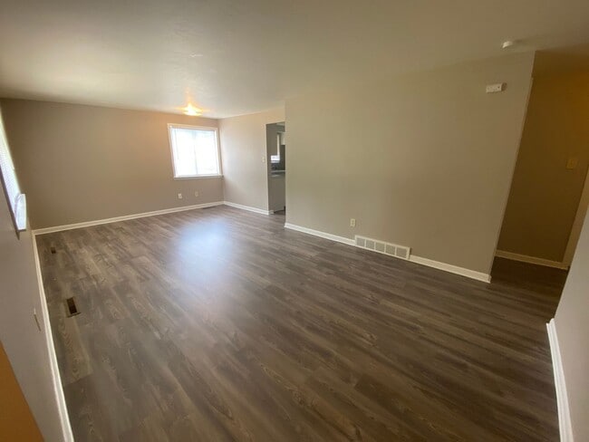 Building Photo - 1840 Homer Dr