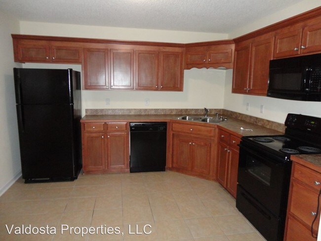 Building Photo - 3 br, 2 bath Apartment - 215 Gard Street