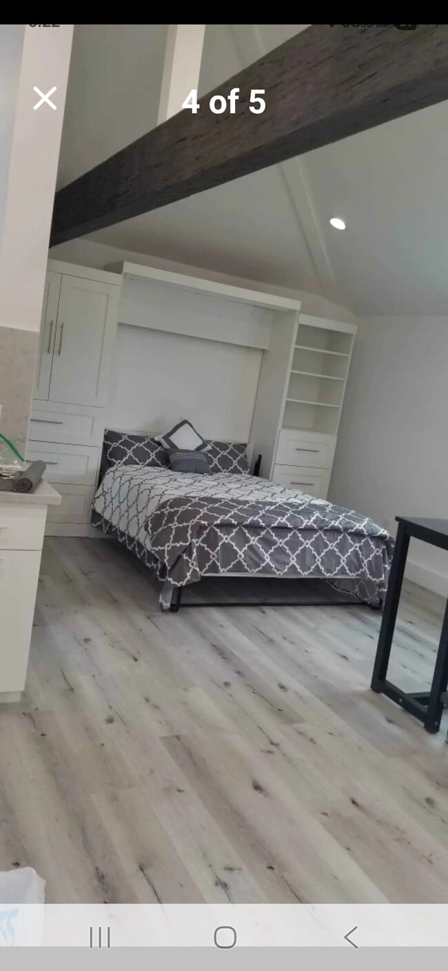 Foto del edificio - 6307 Calvin Ave