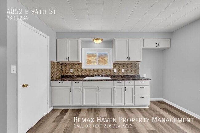 Building Photo - 4852 E 94th St