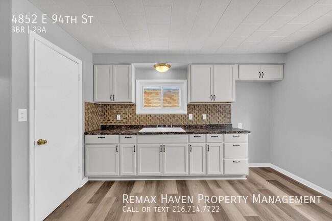 Foto del edificio - 4852 E 94th St