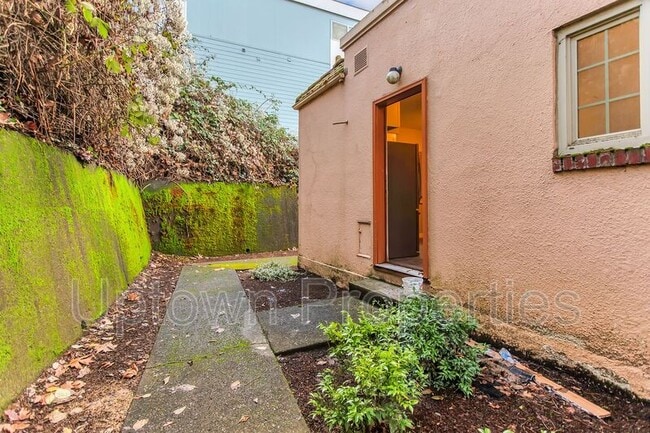 Building Photo - 1328 NE 68th Ave