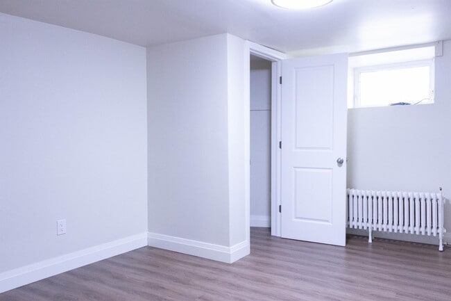 Photo du bâtiment - 114 Hess St S