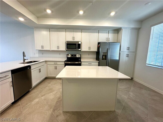 Foto del edificio - 14161 Heritage Landing Blvd