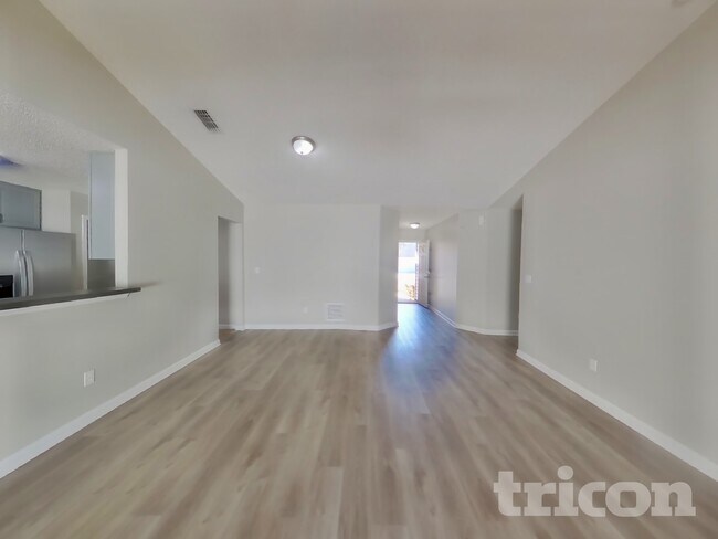 Foto del edificio - 6669 Southern Oaks Dr